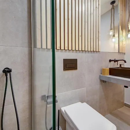 New Maisonette In The Centre Of