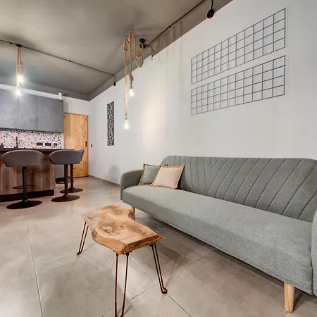 New Maisonette In The Centre Of Daire