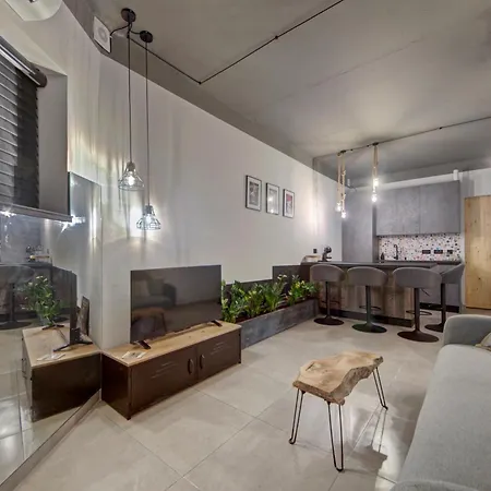 New Maisonette In The Centre Of