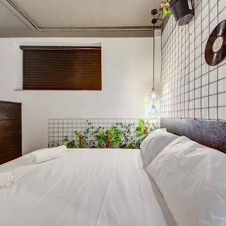 Daire New Maisonette In The Centre Of