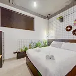 Daire New Maisonette In The Centre Of