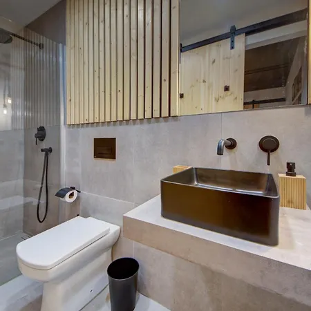 New Maisonette In The Centre Of *