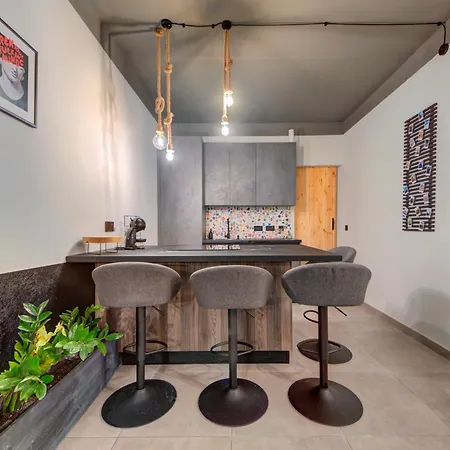 Appartement New Maisonette In The Centre Of *