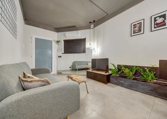 Apartament New Maisonette In The Centre Of